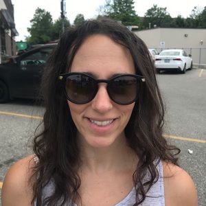 Meet your Posher, Renee